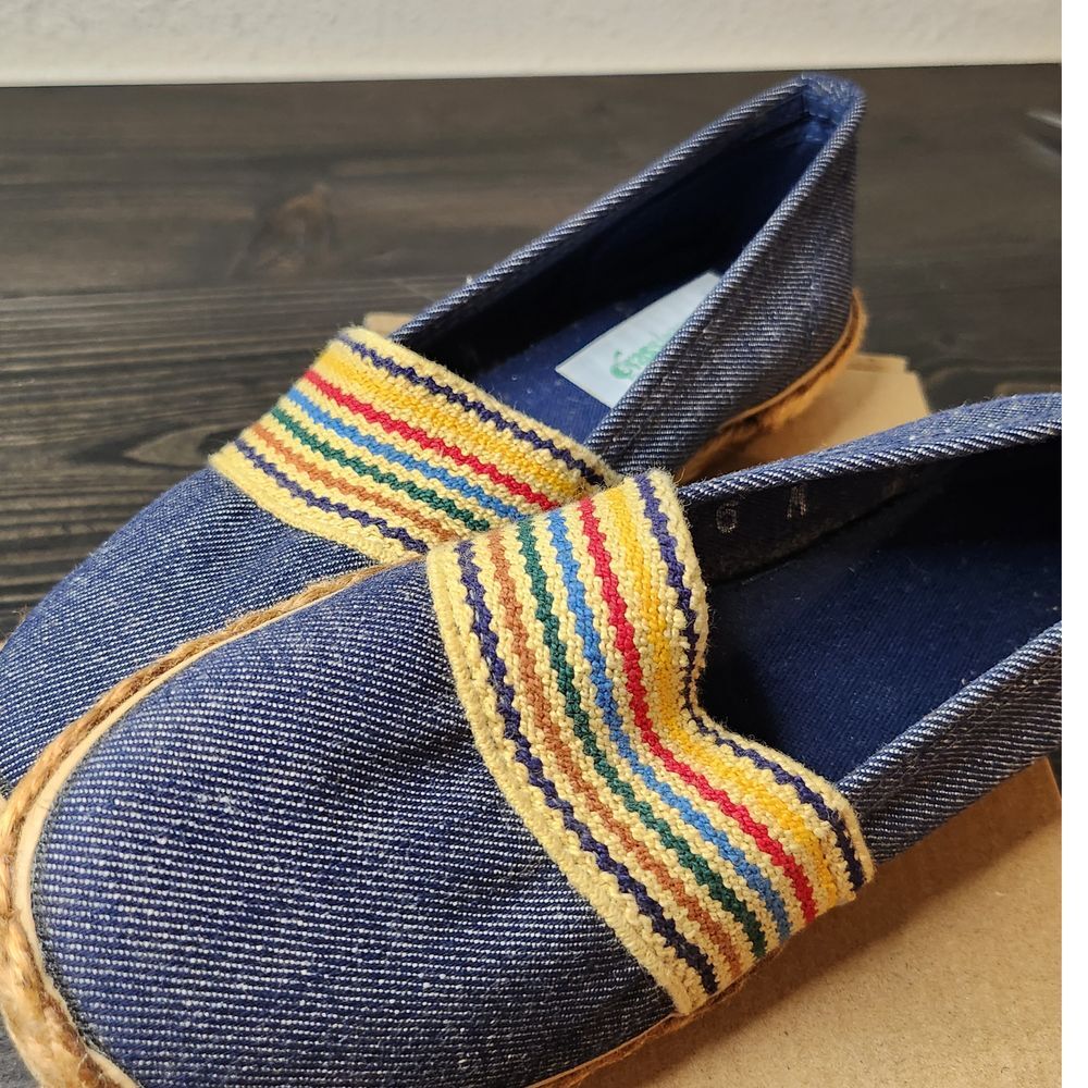 Grasshoppers Womans Slip on Shoes‎ Size 6 Vintage Rainbow Blue Jute Canvas